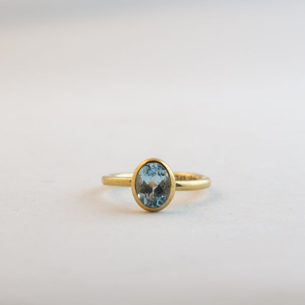 Oval Large - Blue Topaz