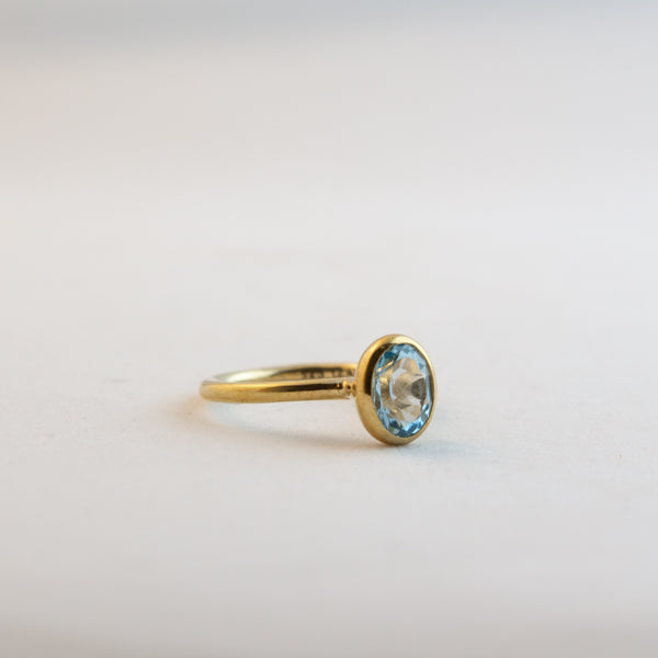 Oval Large - Blue Topaz