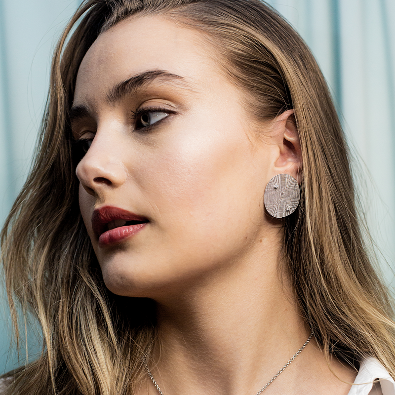 INFINITY DISC EARRINGS WITH ACCENTS - Lily