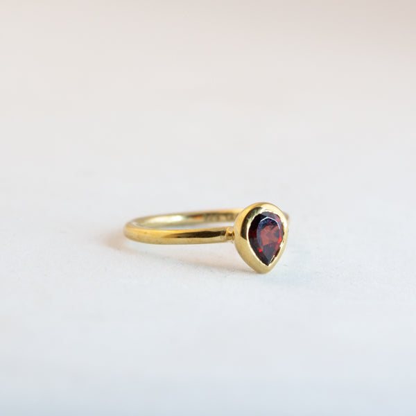 Pear Small - Garnet