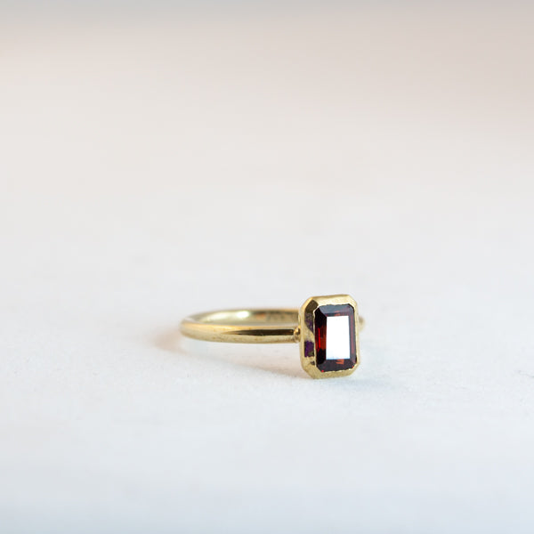 Emerald Small - Garnet