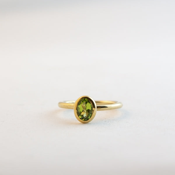 Oval Medium - Peridot