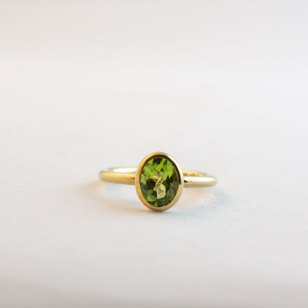 Oval Large - Peridot