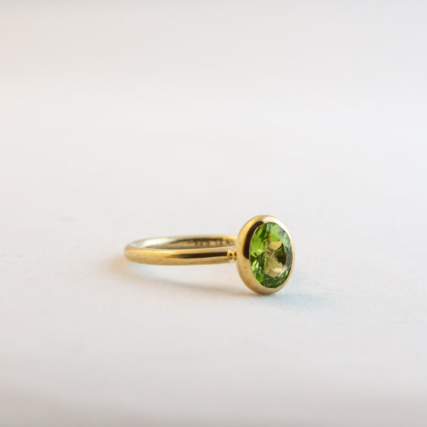 Oval Large - Peridot